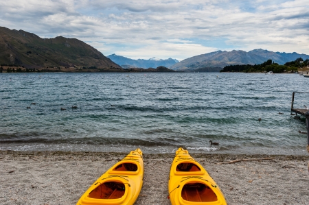 Yellow Kayak at Beautiful Wanaka lake , New Zealandの写真素材