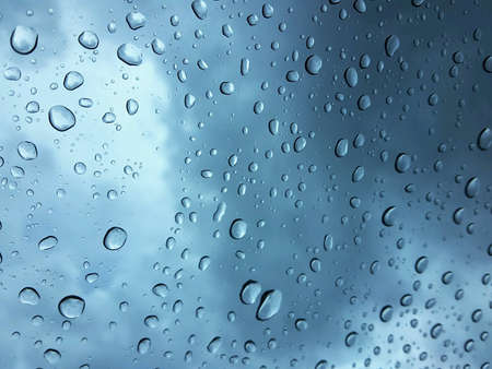 Drops of water on glassの素材