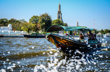 Thai boat, Wat Arun, Bangkok, Thailandiaのeditorial素材