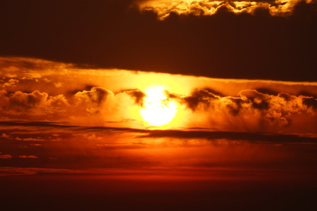 gelbroter Sonnenuntergang / yellow-red sunsetの写真素材