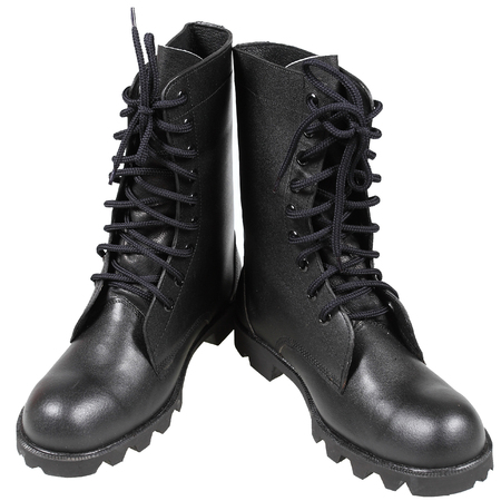 black soldier boots isolated on white backgroundの写真素材