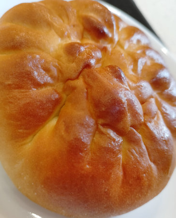 Baked fresh pie with filling