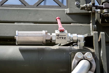 Hydraulic hoses close up machines