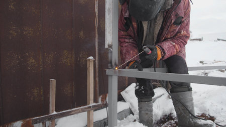 Welding During the Winter Season The Art of Craftsmanship in Challenging Cold Conditions