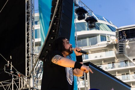 Kiel, Germany. 5th June, 2015. The musicians Skyline feat. Doro are performing at the christening of...