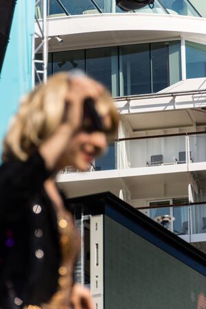 Kiel, Germany. 5th June, 2015. The Band "Boerney und die TriTops" is performing at the christening of the TUI Ship "Mein Schiff 4" and fans are dancingのeditorial素材