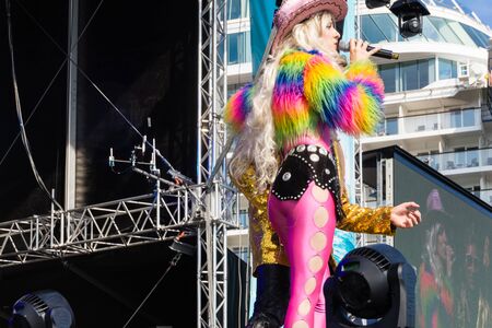 Kiel, Germany. 5th June, 2015. The Band "Boerney und die TriTops" is performing at the christening of the TUI Ship "Mein Schiff 4" and fans are dancingのeditorial素材