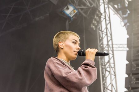 Kiel, Germany - June 24th 2016: The Band Frida Gold plays during the Kieler Week 2016のeditorial素材