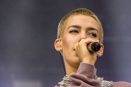 Kiel, Germany - June 24th 2016: The Band Frida Gold plays during the Kieler Week 2016のeditorial素材
