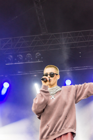 Kiel, Germany - June 24th 2016: The Band Frida Gold plays during the Kieler Week 2016のeditorial素材