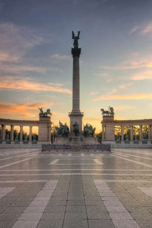 sunrise over the Heroes Square monument in Budapest Hungaryの写真素材