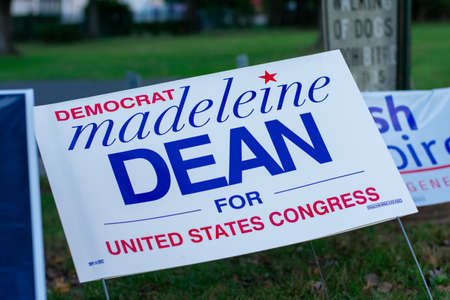 November 3, 2020 - Elkins Park, Pennsylvania: A Madeleine Dean Sign at a Polling Station on Election Day in Elkins Park Pennsylvaniaのeditorial素材