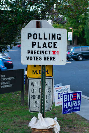 November 3, 2020 - Elkins Park, Pennsylvania: A Polling Place Sign at Gratz College on Election Day in Elkins Park, Pennsylvaniaのeditorial素材
