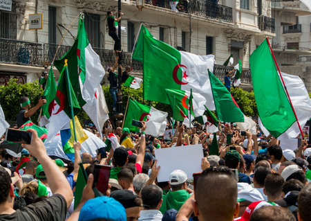 Algeria, Algiers: Algerians maintain pressure of protests, against the current government, and against corruptions in The countryのeditorial素材