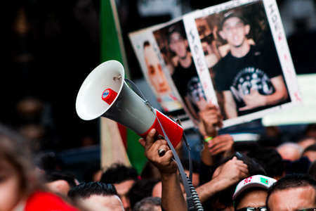 Algeria, Algiers: Algerians maintain pressure of protests, against the current government, and against corruptions in The countryのeditorial素材
