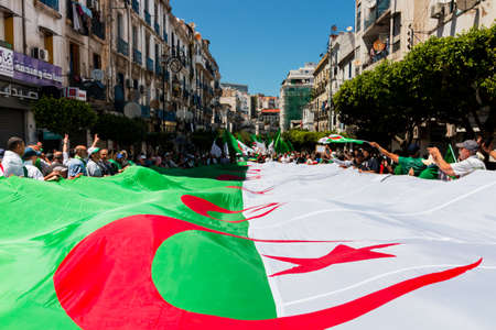 Algeria, Algiers: Algerians maintain pressure of protests, against the current government, and against corruptions in The countryのeditorial素材