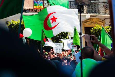 Algeria, Algiers: Algerians maintain pressure of protests, against the current government, and against corruptions in The countryのeditorial素材
