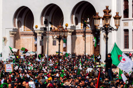 Algeria, Algiers: Algerians maintain pressure of protests, against the current government, and against corruptions in The countryのeditorial素材