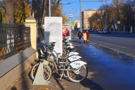 MOSCOW, RUSSIA - OCTOBER 22, 2018: Bike rental station number 214. Bolshaya Pirogovskaya streetのeditorial素材