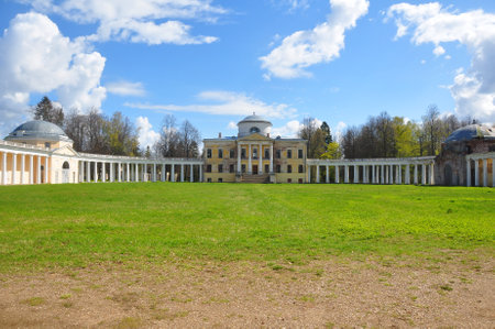 ZNAMENSKOYE-RAEK, RUSSIA - APRIL 15, 2022: Main house, colonnade and outbuildings of the Znamenskoye-Raek estateのeditorial素材
