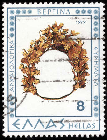 GREECE - CIRCA 1979: A stamp printed in Greece from the "Vergina archaeological findings" issue shows a gold coronary, circa 1979.

の写真素材