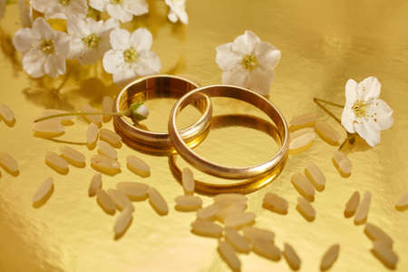 Gold wedding ringsの写真素材