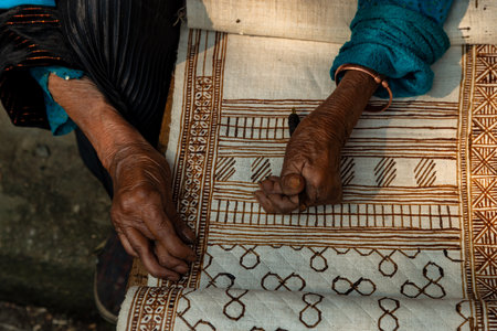 Linen weaving - traditional cultural beauty of Mong people in Ha Giang