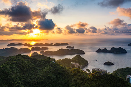 Lan Ha bay is the UNESCO World Heritage Site, it is a beautiful natural wonder in northern Vietnamの写真素材