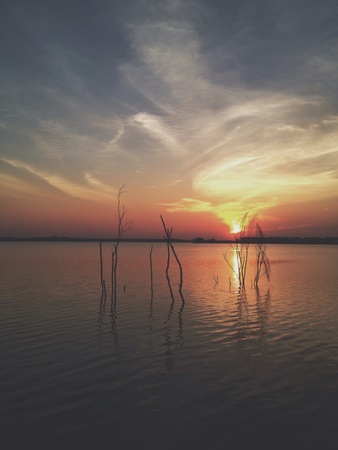 A calm sunset  の素材