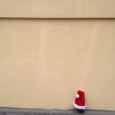 A lonely Santa hatの素材