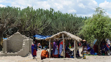 ARUSHA, TANZANIA - 22 MARCH: people buying products on the market on march 22, 2013 in Arusha, Tanzaniaのeditorial素材