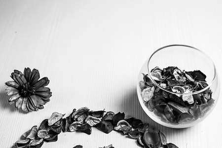 The frame of dried flowers. Decorated with dried flowers. Vase pの写真素材