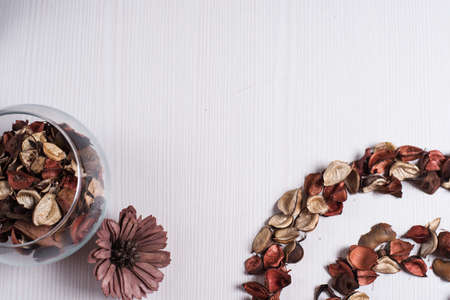 The frame of dried flowers. Decorated with dried flowers. Vase wの写真素材