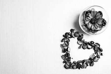 The frame of dried flowers. Decorated with dried flowers. Vase pの写真素材