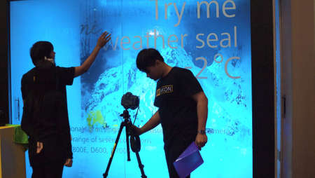 BANGKOK,THAILAND-DECEMBER 2 : Unidentified People in Photo Fair 2012 on DECEMBER 2,2012 in BANGKOK,THAILAND.のeditorial素材