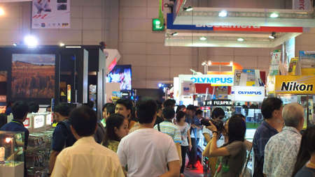 BANGKOK,THAILAND-DECEMBER 2 : Unidentified People in Photo Fair 2012 on DECEMBER 2,2012 in BANGKOK,THAILAND.のeditorial素材