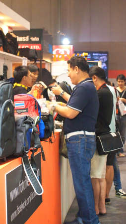 BANGKOK,THAILAND-DECEMBER 2 : Unidentified People in Photo Fair 2012 on DECEMBER 2,2012 in BANGKOK,THAILAND.のeditorial素材