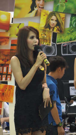 BANGKOK,THAILAND-DECEMBER 2 : Unidentified People in Photo Fair 2012 on DECEMBER 2,2012 in BANGKOK,THAILAND.のeditorial素材