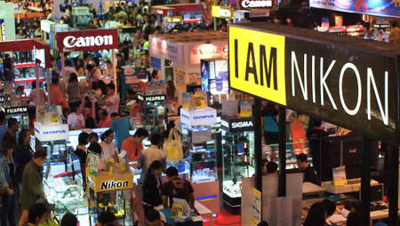BANGKOK,THAILAND-DECEMBER 2 : Unidentified People in Photo Fair 2012 on DECEMBER 2,2012 in BANGKOK,THAILAND.のeditorial素材