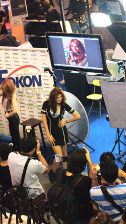 BANGKOK,THAILAND-DECEMBER 2 : Unidentified People in Photo Fair 2012 on DECEMBER 2,2012 in BANGKOK,THAILAND.のeditorial素材