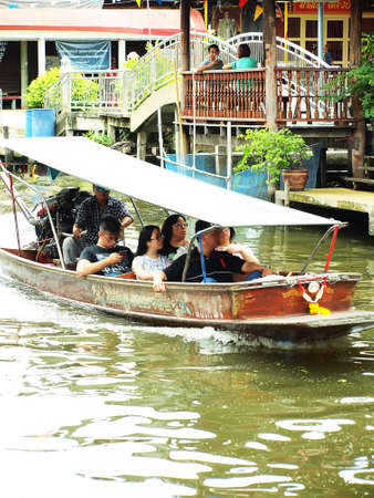 Thailand, Bangkok, the tourist on boats at Damnoen Saduak Floating Marketのeditorial素材