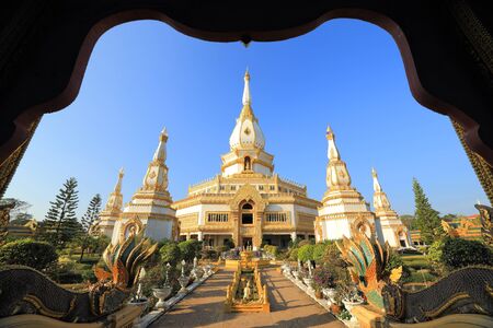 Beautiful buddhist temple and buddha statue in Thailand.のeditorial素材