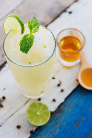 lemon juice smoothie mix honey healthy drinkの写真素材