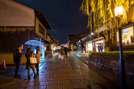 KYOTO, JAPAN - NOVEMBER 13, 2015: Unidentified people at old town on Ninenzaka street in Higashiyama District at night.のeditorial素材