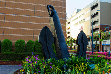 YOKOHAMA, JAPAN - MAY 6, 2017: Big anchor statue in Minato Mirai waterfront district.のeditorial素材