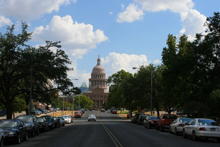 AUSTIN,TEXAS - JULY 19, 2008: road to Texas state capitol. Capitol building has 360,000 square ft of floor space, more than any other state capitol buildingのeditorial素材