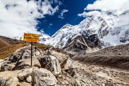 Footpath to Mount Everest Base Camp signpost in Himalayas, Nepal. Khumbu glacier and valley snow on mountain peaks, beautiful view landscapeの写真素材