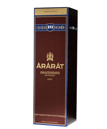 bratislava, SLOVAKIA, august 20, 2019 : ararat ten years old armenian brandy boxのeditorial素材