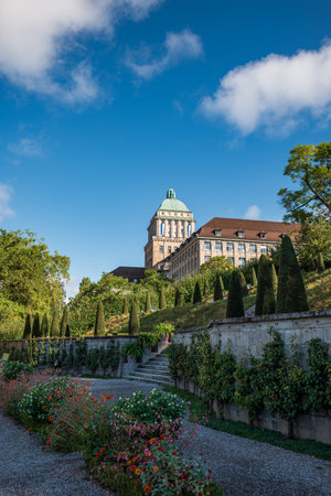 06-09-2024 Zurich, Switzerland. University of Zurich or UZH exterior building facade. Early summer morning, wide angle viewのeditorial素材