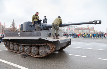 SAMARA, RUSSIA - NOVEMBER 7, 2014: Reconstructed vintage German Tiger tank on the Kuibyshev Squareのeditorial素材